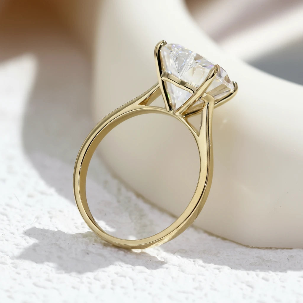 Bague en Moissanite Taille Cœur – Éclat d’Amour et Élégance Éternelle